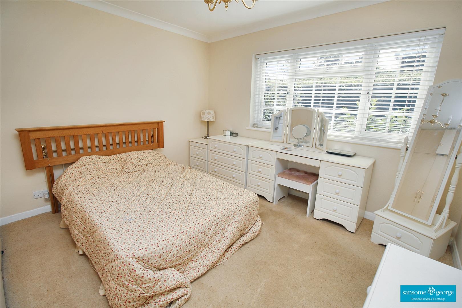 Longleat Drive, Tilehurst